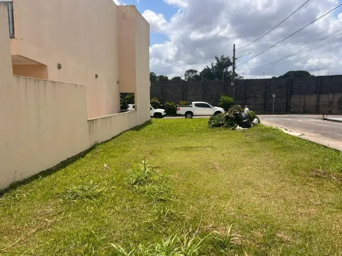 Lote cond Lion ville 8x20 m covas esquina