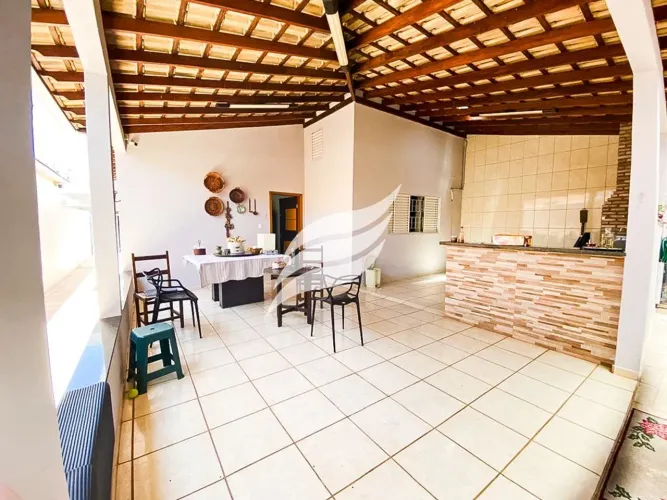 Casa à venda no bairro Bairro das Bandeiras em Araçatuba/SP