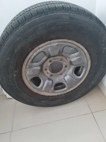 Roda com pneu da S10 1.200, Troller Hilux