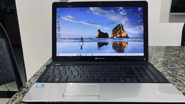 Notebook Acer 1.8 ghz com ssd 120 gb com 8 gb ddr3 -  Tela 15.6 (bom estado) c Windows 10