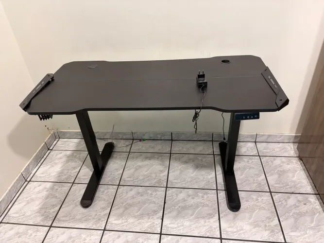 Mesa Gamer Epic Pro RGB c/ regulagem de altura