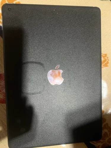iPad 7 - em bom estado - único dono