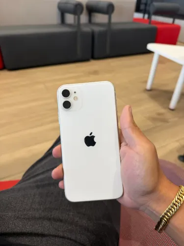 iPhone 11 64 GB funcionando perfeitamente ! Aceito cartão