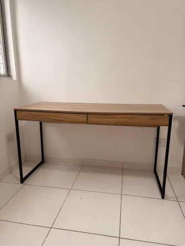 Escrivaninha 2 gavetas