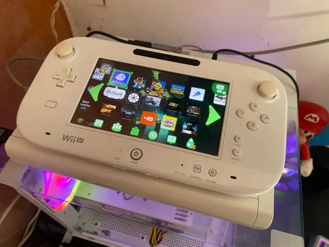 Nintendo Wii u branco desbloqueado