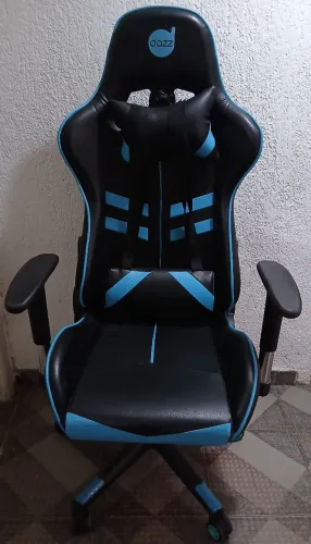 Cadeira gamer em estado de nova.