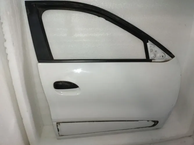 Portas do Renault Kwid Dianteira LE/ LD e Traseiras LE/ LD em Boas condições original.