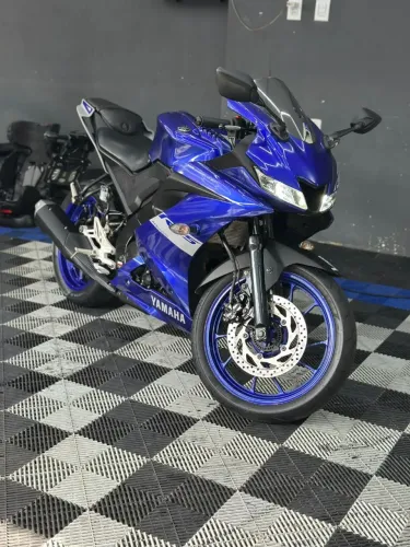 R15 Yamaha 