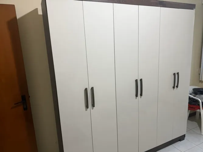 Guarda-Roupa - 6 portas