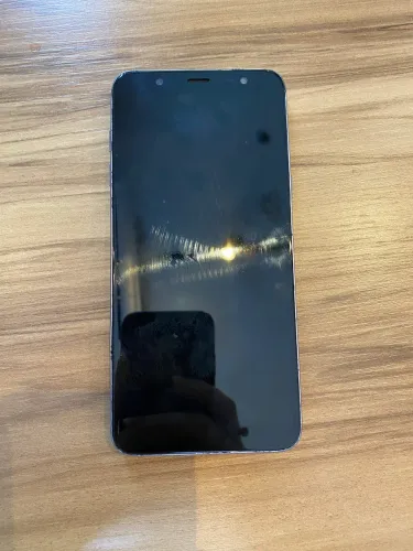 Galaxy J8 64GB - Funcional/Tela trocada - Aceito Proposta