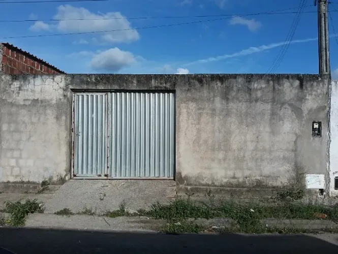 Casa no conjunto Jarbas Oiticica -Rio Largo , 2 quartos .