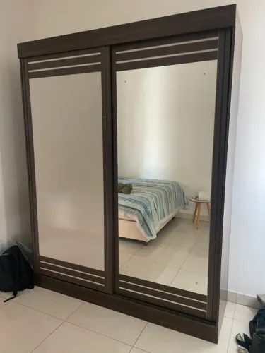 Guarda Roupa - 2 Portas de Correr sendo 1 com Espelho (É SÓ VIR BUSCAR)