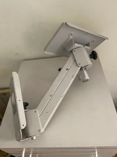Suporte articulado para aparelho periferico ou informática 