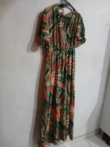Vende-se um vestido plus size logo novíssimo com etiqueta nunca usado