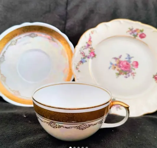 Porcelana real : xícara, pires e prato