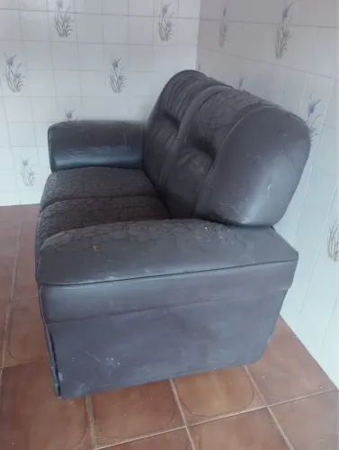 Dois Sofá de dois lugares (reformar) 2 por R$ 100,00