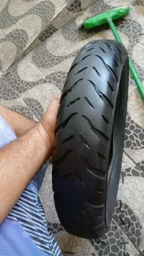 Vendo um pneu