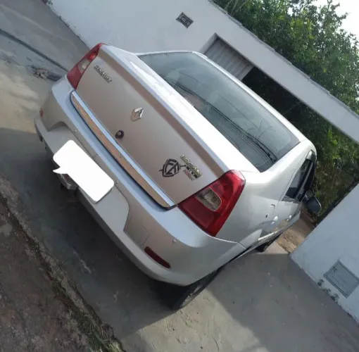 Renault Logan Authentique Hi-flex 1.0 16V 4P 2010