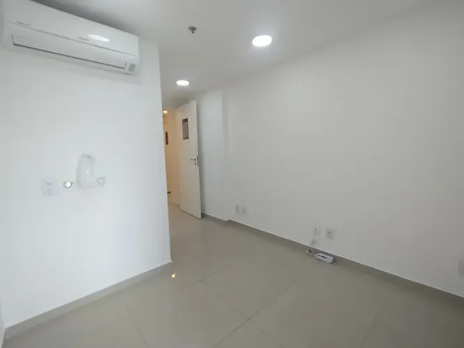 Sala comercial | 21m² | Reformada | Pilares, Zona Norte - RJ