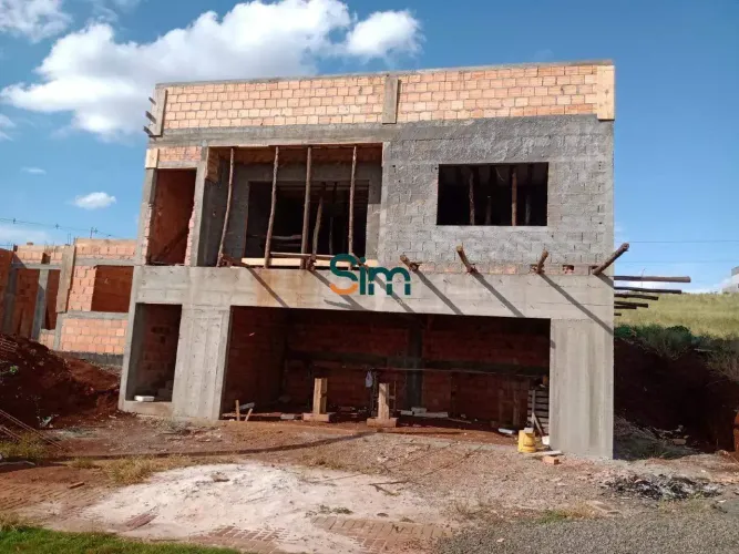 Casa à venda em Chapecó - Efapi, 2 suítes, frente, 156m² Privativos