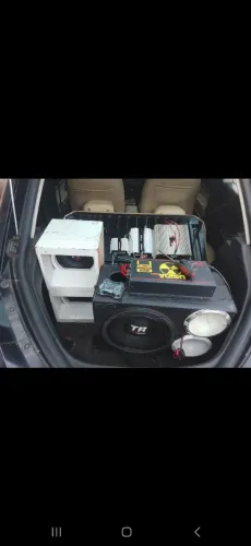 Vendo som automotivo