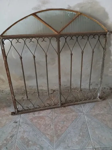 Janela de ferro grande