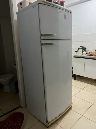 Geladeira usada