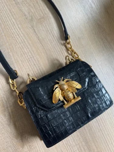 BOLSA SCHUTZ COURO Abelha Tira Colo