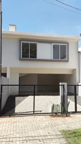 Sobrado novo no Bairro Cristo Rei, 83m2, Pato Branco Pr