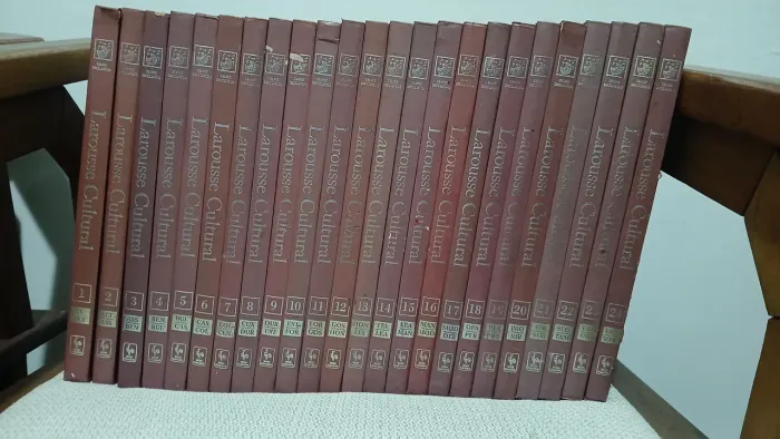 Enciclopédia Larousse Cultural