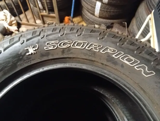 Pneus Pirelli Scorpion semi novo 