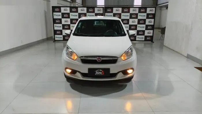 Fiat Siena Attractive 1.4 Fire Flex 8V 4P 2015