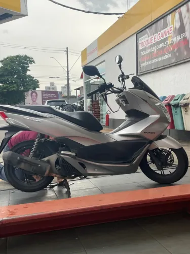 Vendo pcx 150 2018 usada