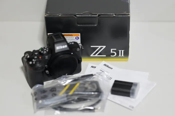 Câmera Nikon Z5 II usada com 4 mil clicks