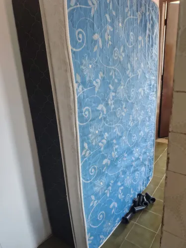 Cama box casal conservada
