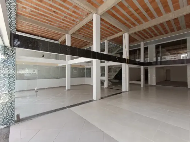 Vendo prédio ou alugo salas e lojas de 70 a 1000 m2.