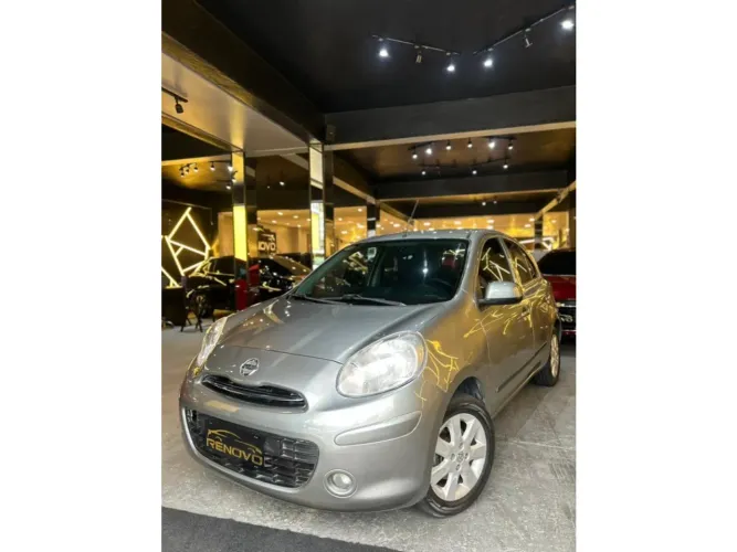 Nissan March S 1.0 12V Flex 5P 2013