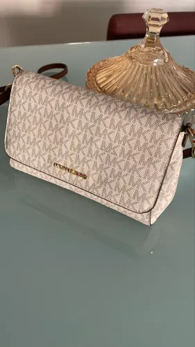 Bolsa Michael Kors. Nova