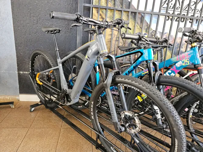 Bicicleta elétrica oggi 8.6 aro 29