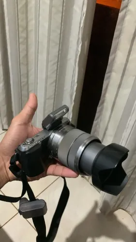 Câmera Sony NEX-C3 Mirrorless 16.2MP + Lente 18-55mm - Ótimo Estado