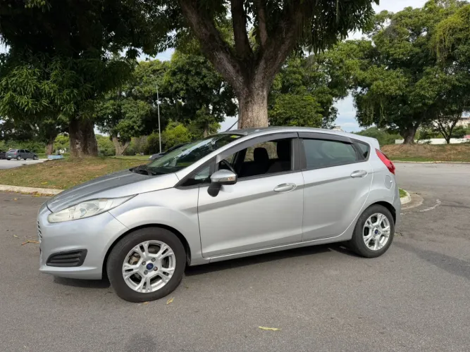 Ford Fiesta 1.6 16V Flex Mec. 5P 2014