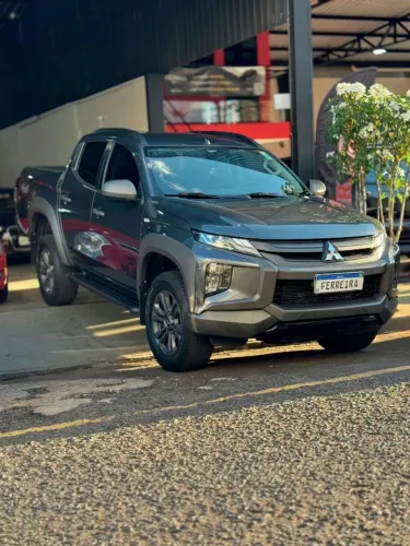 Mitsubishi L200 Tri. Outdo. GLS 2.4 CD 4X4 Die. AUT 2025