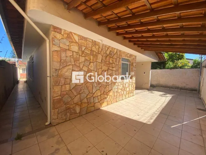 Casa para locação em Funcionários, 3 quartos.