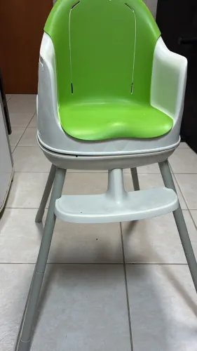 Cadeira de alimentação Safety 1st em excelente estado