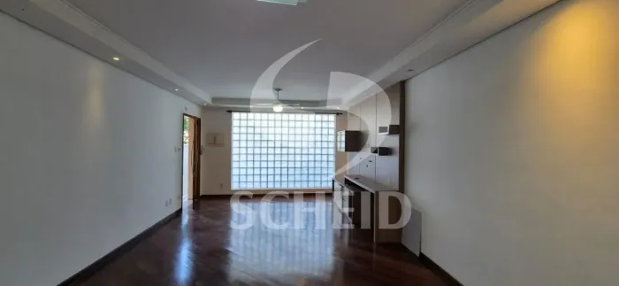 Casa disponível para Locação com 4 Quartos e 2 Vagas na Granja Julieta