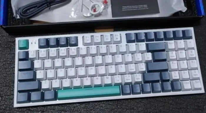 Teclado mecânico Machenike k500 RGB, Sem detalhes.