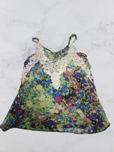 blusa regata floral com renda