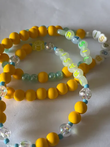 Pulseira de miçangas escrito ?Brasil?