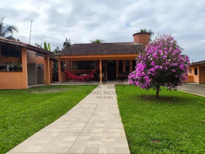 Sobrado para venda com 04 quartos em enseada- São Sebastião - SP