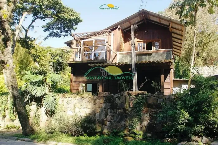 Casa rústica com dois quartos em meio a natureza da Costa de Dentro - Pântano do Sul - Flo